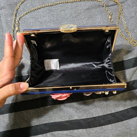 Clutch - Picture 3 of 3